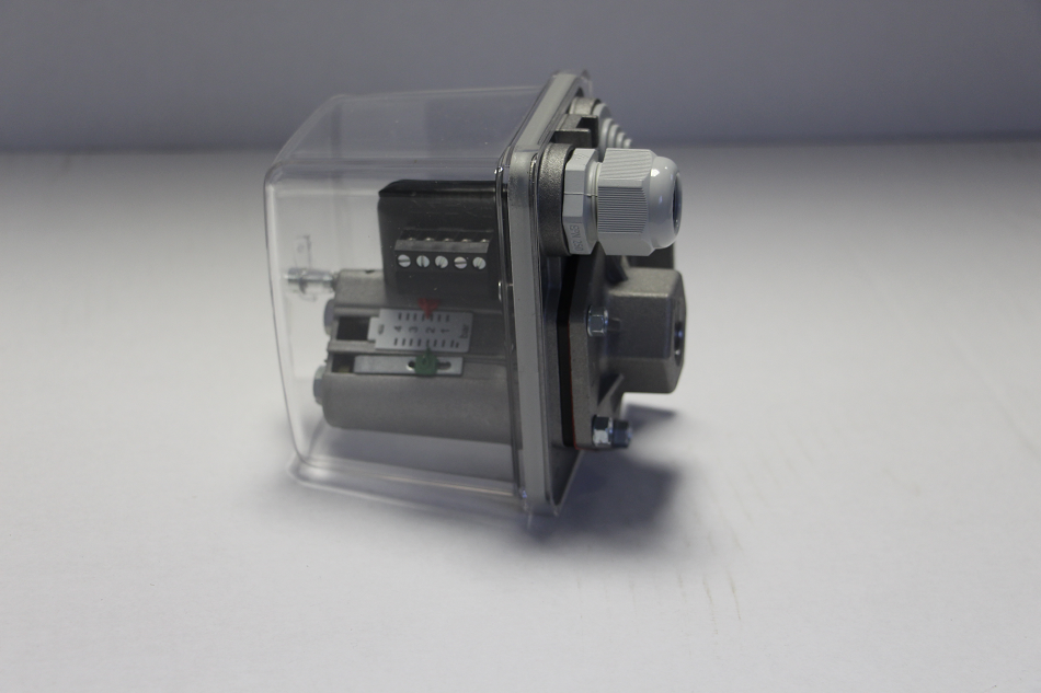 Tlakový spínač 0,22-4 bar G4